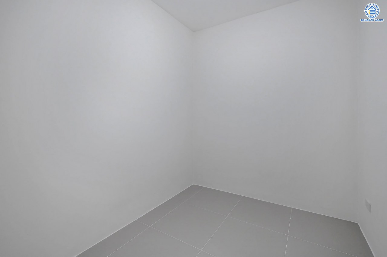 บ้านมือสองตกแต่งใหม่ โครงการ ปารวีร์ เพชรเกษม63 เนื้อที่ 82.4 ตร.ว. ฟังก์ชัน 3 ห้องนอน 4 ห้องน้ำ 1 ห้องแม่บ้าน 2 ที่จอดรถ บนพื้นที่ใช้สอย 244.52 ตร.ม. ทำเลศักยภาพ เชื่อมต่อหลายเส้นทาง ใกล้เดอะมอลล์บางแค จุดขึ้นทางด่วน "พระราม2" และรถไฟฟ้าสายสีน้ำเงิน "สถานีหลักสอง"